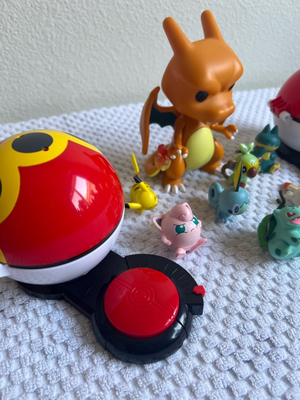 Pokemon Characters & Poké balls - Picture 4 of 4